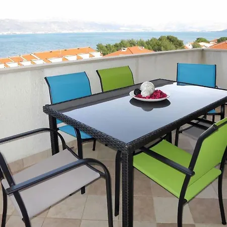 Διαμέρισμα Sea-view With Pool, Terrace, And Outdoor Lounge In Scenic Ciovo Island Τρογκίρ